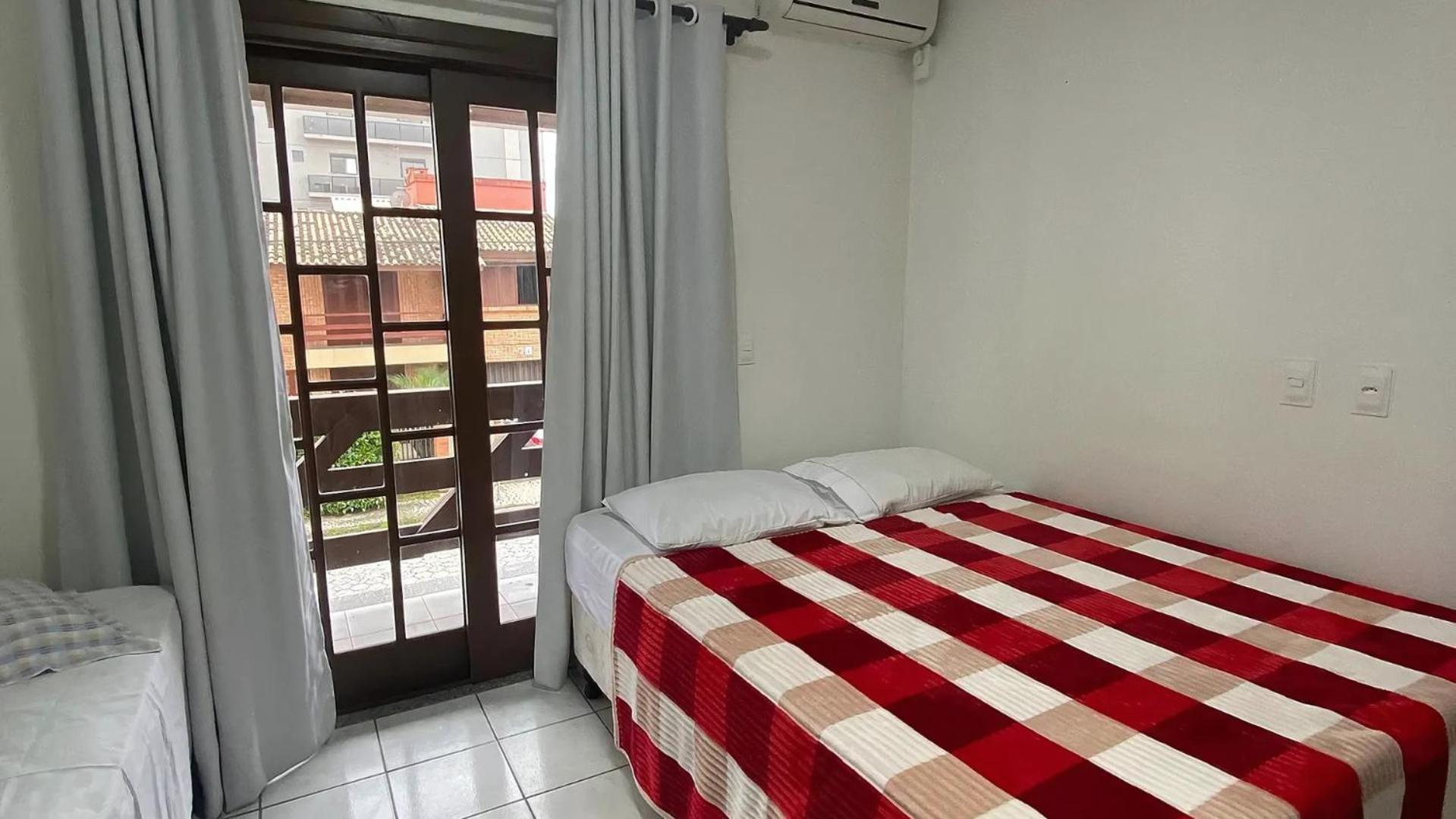 Casa Em Bombinhas Almeida E Moraes Perto Da Praia Ngoại thất bức ảnh